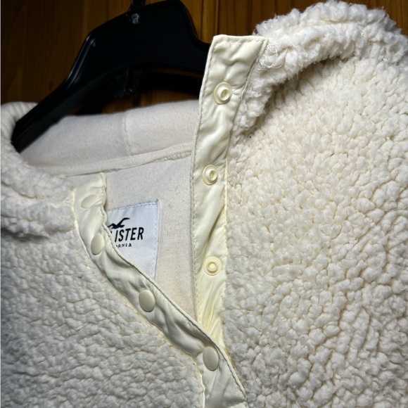 Hollister Sherpa Asymmetrical Hoodie - Picture 5 of 6